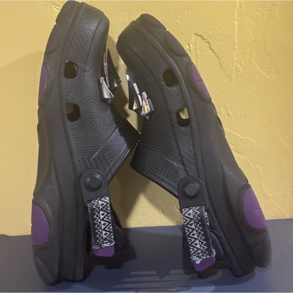 Marvel X Black Panther Crocs All-Terrain Clog 208031-90H Kids Size J 4 - Picture 3 of 6